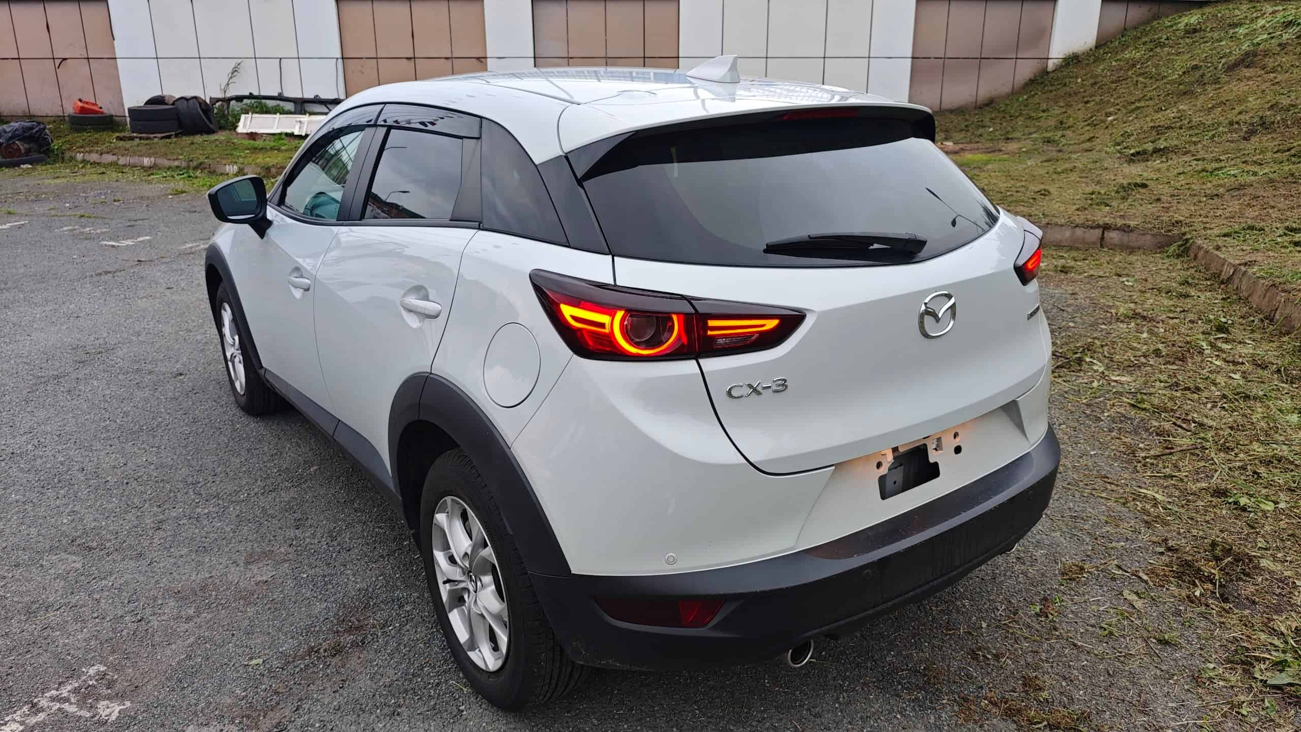 Mazda CX-3 — сзади